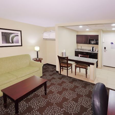 Holiday Inn Express Pittsburgh West - Greentree, An Ihg Hotel Crafton Екстер'єр фото