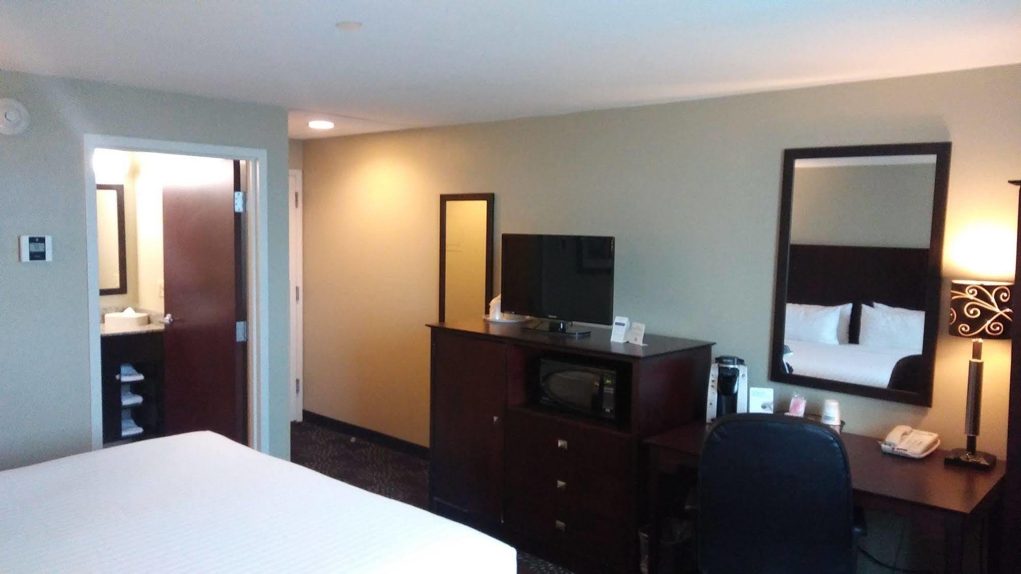 Holiday Inn Express Pittsburgh West - Greentree, An Ihg Hotel Crafton Екстер'єр фото
