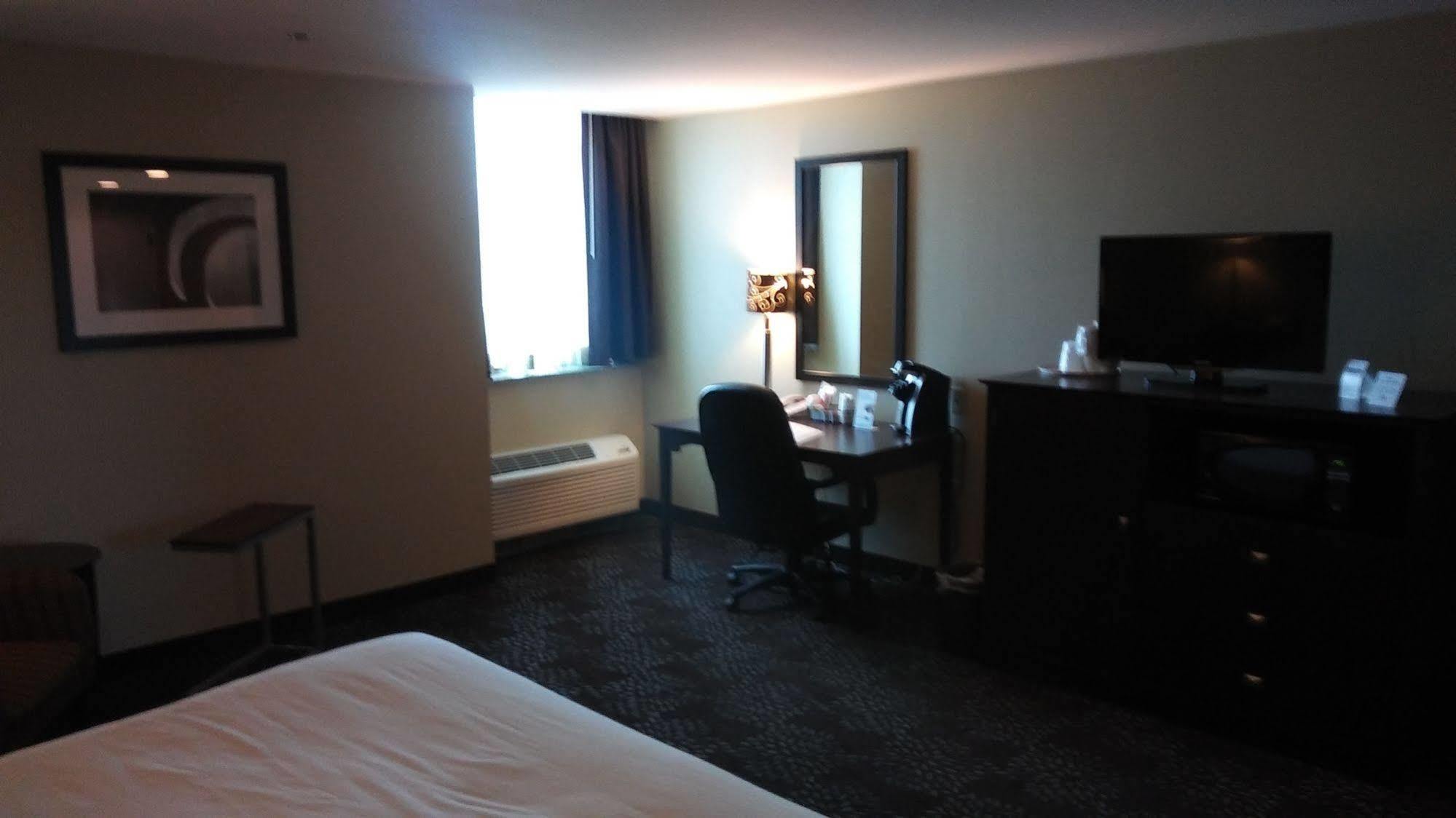 Holiday Inn Express Pittsburgh West - Greentree, An Ihg Hotel Crafton Екстер'єр фото