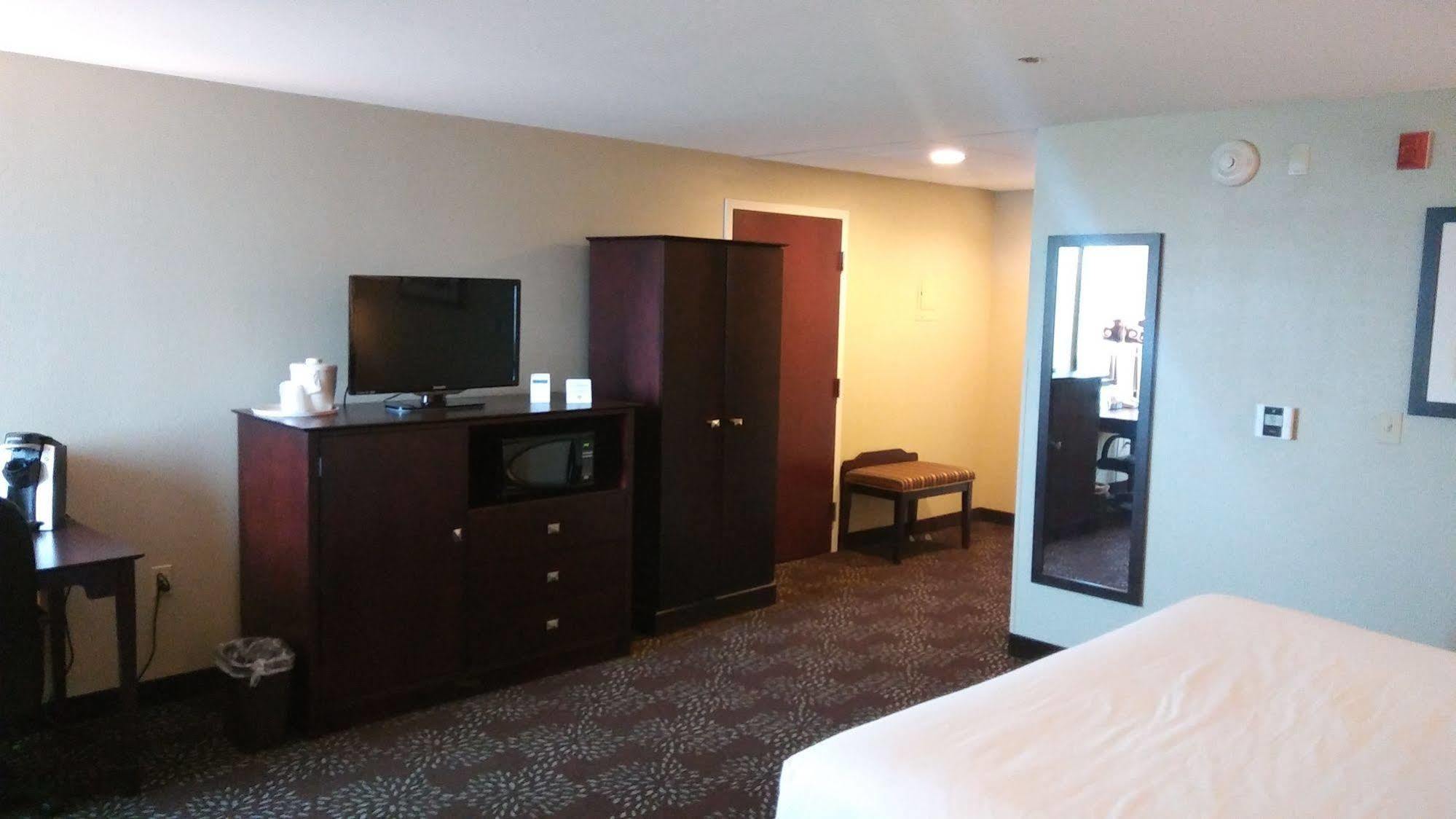 Holiday Inn Express Pittsburgh West - Greentree, An Ihg Hotel Crafton Екстер'єр фото