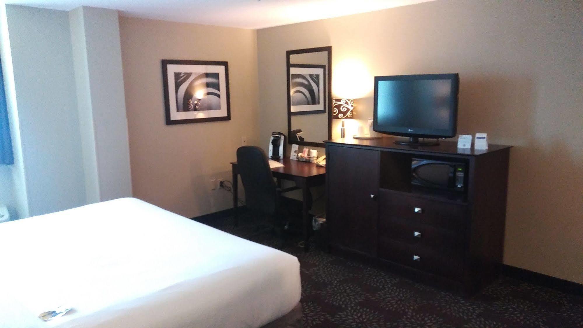 Holiday Inn Express Pittsburgh West - Greentree, An Ihg Hotel Crafton Екстер'єр фото